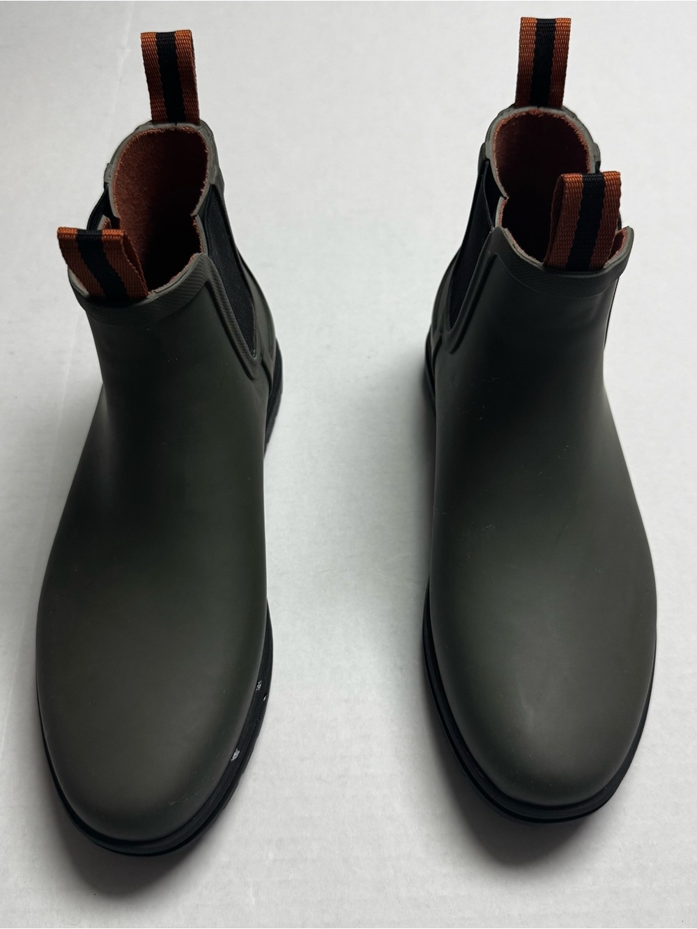 L.L. BEAN Women's Rugged Wellie Chelsea Waterproof Boots In Kelp Green/Black 10M - Picture 5 of 12